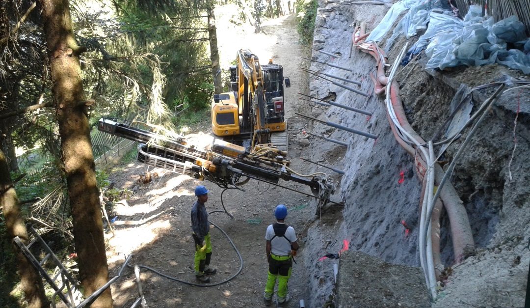 Reconstruction d’un mur effondré à Veyrier-du-Lac (74)